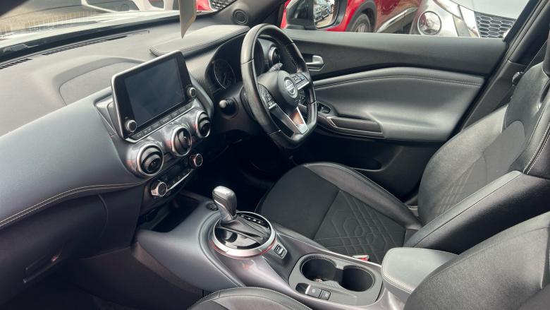 Nissan Juke 1.0 DiG-T Tekna 5dr DCT Petrol Hatchback